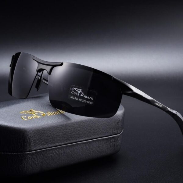 HD Polarized Pilot Sunglasses for Men - UV400 Protection Color-Changing Driving Eyewear